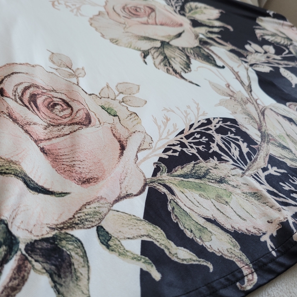 Silky Floral Vacation Dress Gorgeous Roses like new Black White Pink Sleeveless - Picture 10 of 13
